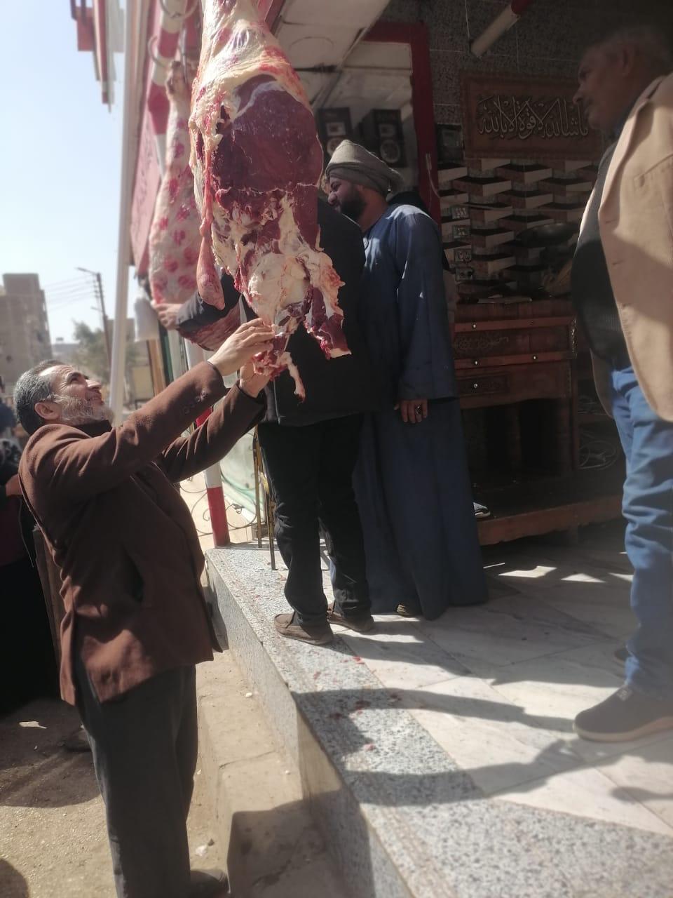 محافظ المنيا : تكثيف الحملات الرقابية على الأسواق والمطاعم