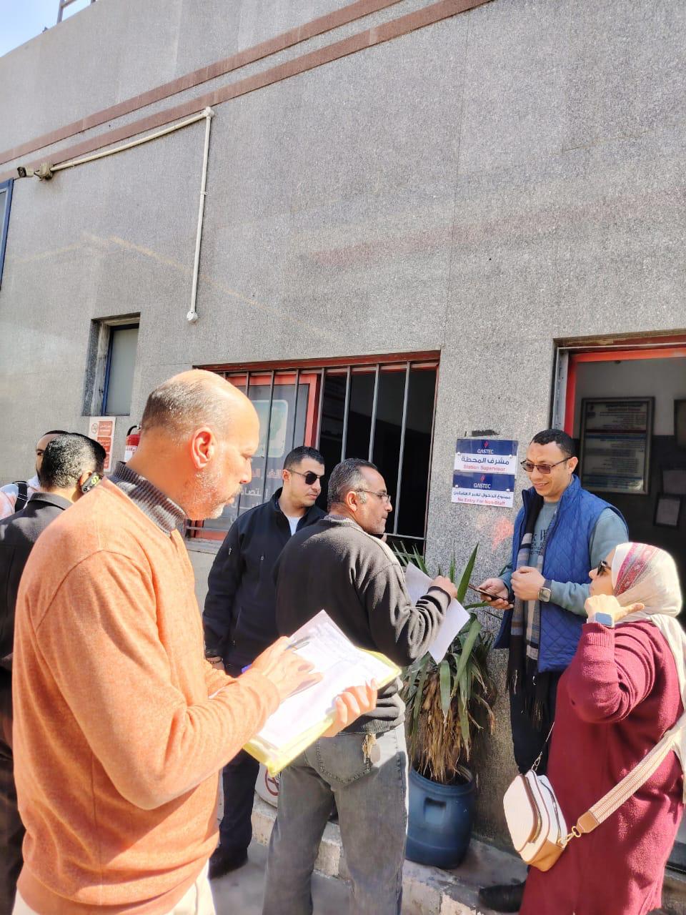 محافظ المنيا يوجه المراكز التكنولوجية بمزيد من التيسيرات لإصدار تراخيص المحال التجارية
