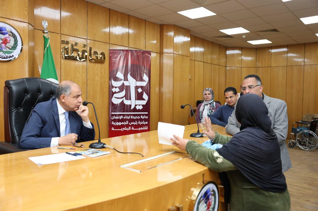 محافظ المنيا الدولة تبذل قصارى جهدها للارتقاء بمستوى الخدمات