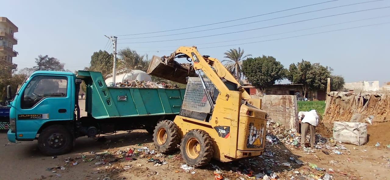 رفع ١٣٠ طن مخلفات صلبة بابوقرقاص
