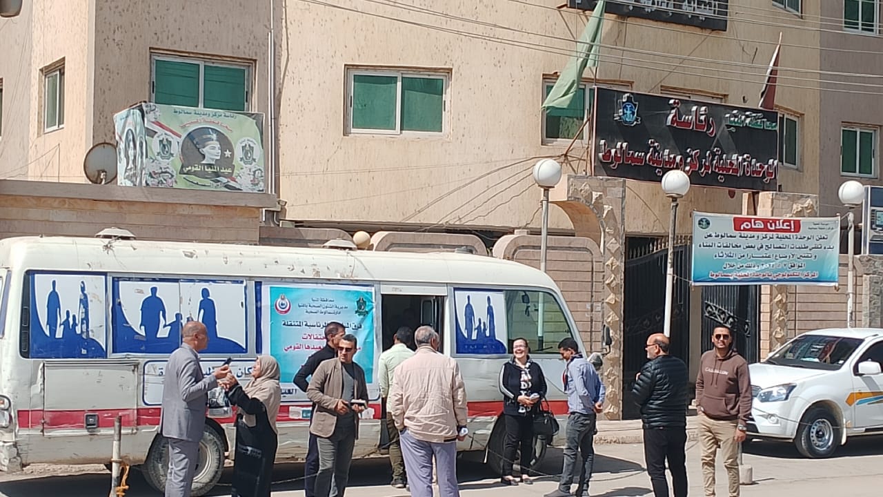 محافظ المنيا يطلق قوافل طبية مجانية بجميع مراكز المحافظة ضمن احتفالات العيد القومي