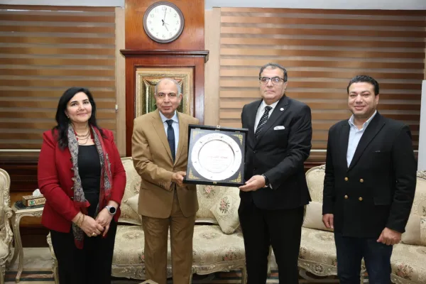 محافظ المنيا يلتقي وفد كيان سند شباب الصعيد لبحث دعم المبادرات الشبابية