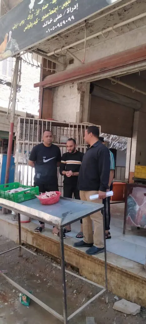 استجابة للمواطنين حملة مكبر علي محلات بيع الفراخ بملوي