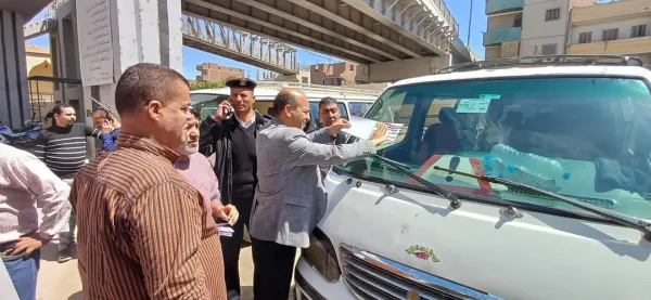 استمرار الحملات الرقابية للتأكد من الالتزام بتعريفة الركوب الجديدة بالمنيا