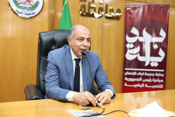 مع بدء موسم توريد القمح   :محافظ المنيا يناقش منظومة التوريد