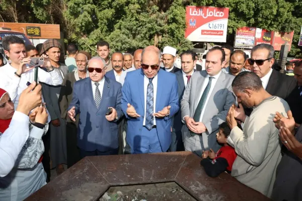 محافظ المنيا يزور مصابي حادث ملوي  ويشدد : القانون فوق الجميع .