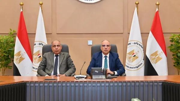 محافظ المنيا يبحث مع وزير الرى آليات حماية نهر النيل وتطوير المنظومة المائية