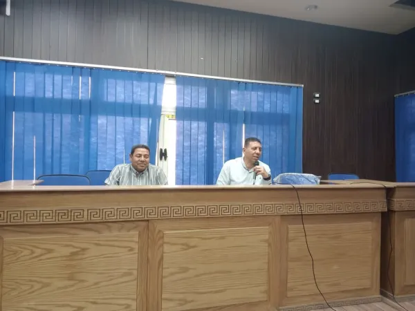رئيس مدينة المنيا يجتمع بمراكز المعلومات لميكنة ملفات التصالح