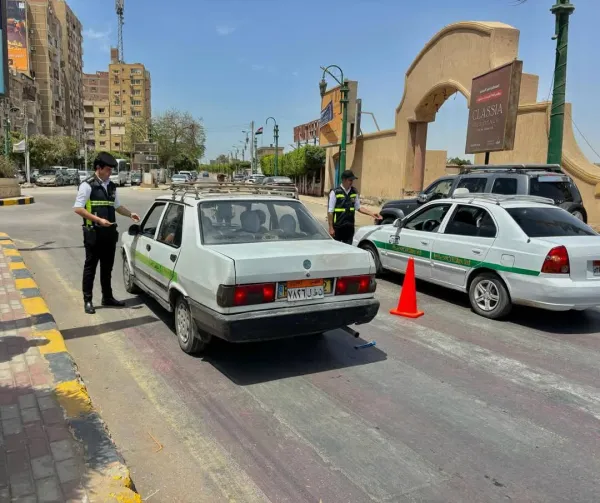 محافظ المنيا يوجه بتكثيف حملات المرور للتأكد من الالتزام بتعريفة الركوب
