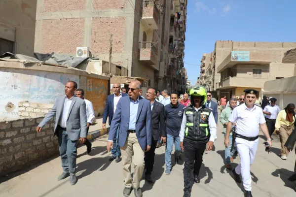 محافظ المنيا يوجه بإزالة الإشغالات ويستجيب لحالة إنسانية بابوقرقاص