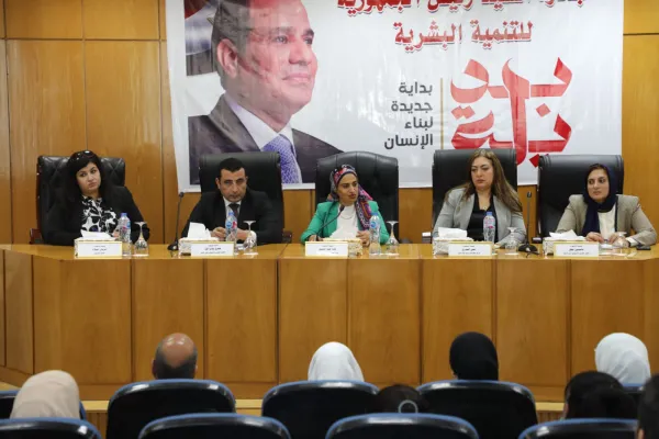 خلال "الحوار المجتمعي" محافظ المنيا :كل الدعم لتمكين ذوي الهمم