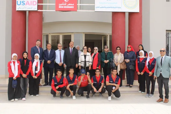 رئيس "الوطنية التنسيقية لمكافحة ومنع الهجرة غير الشرعية" تزور  مدارس التعليم الفني بالمنيا