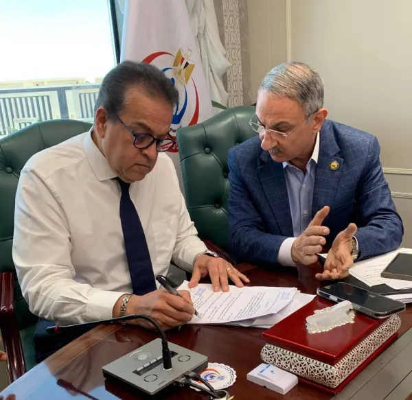 مجدي ملك يتقدم بطلب عاجل لدعم وتشغيل مستشفى أورام سمالوط