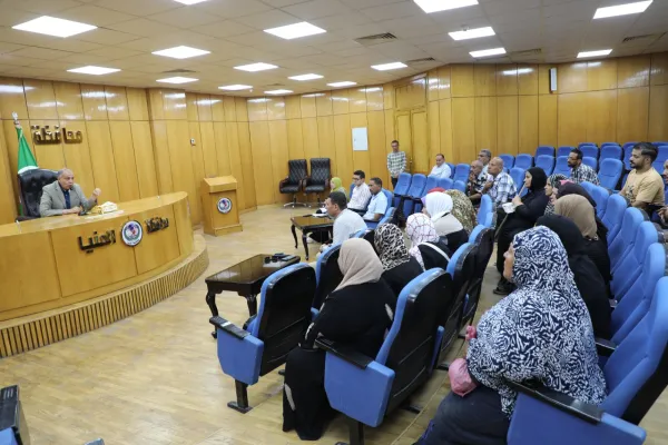 محافظ المنيا يوجّه بإخلاء عاجل لعمارة آيلة للسقوط بمنطقة الحبشي ( تفاصيل)