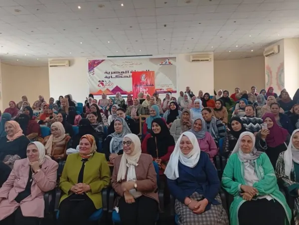 تأسيس منافذ ومعارض  دائمة لعرض المنتجات الحرفية لنساء المنيا