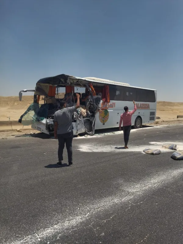 بينهم سودانيين.. أسماء ضحايا ومصابي حادث تصادم اتوبيس سياحي بالمنيا